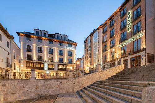 El edificio en el que está el hotel