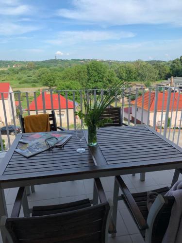 En balkon eller terrasse på Lilium Villa Hévíz