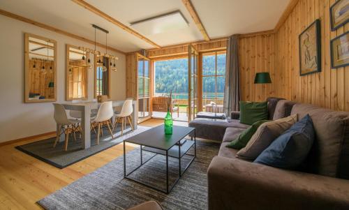 พื้นที่นั่งเล่นของ CHALET am Schneeberg See