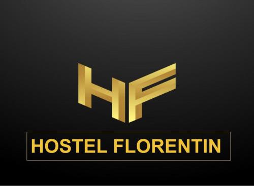 康斯坦察Hostel Florentin camere băi comune acces bucatarie Cheap rooms Smart TV Netflix Constanta kitchen and laundry machine acces fast wifi的医院字典的金色标志