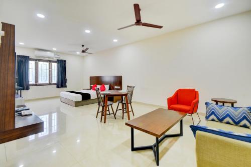 Ruang duduk di Mayfair Service Apartments