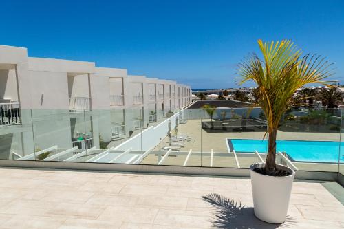 The swimming pool at or close to Luxury Senator Apartments