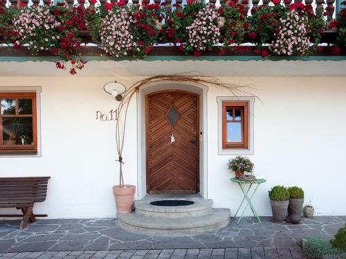 The facade or entrance of Stachl-Hof - Chiemgau Karte