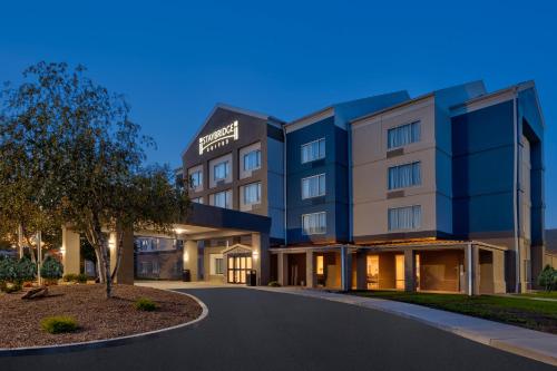 uma representação da frente do hotel em Staybridge Suites Pittsburgh Airport, an IHG Hotel em Pittsburgh