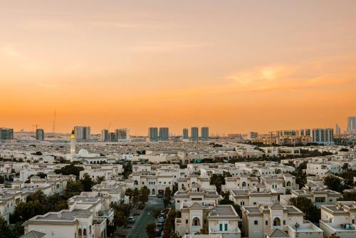 Uma visão geral de Dubai ou uma vista da cidade tirada do hotel