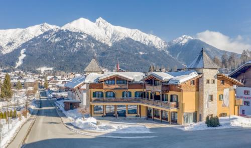 O vedere generală la munți sau o vedere la munte luată de la acest aparthotel