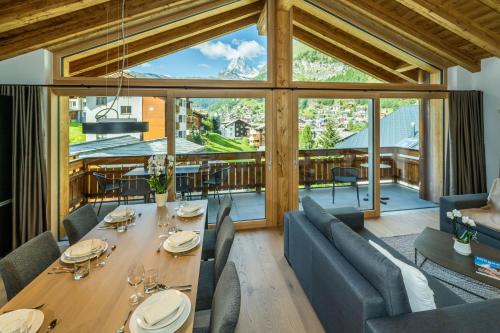 ห้องอาหารหรือที่รับประทานอาหารของ Luxury Residence Colosseo Zermatt