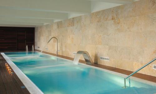 A piscina localizada em Hostal de la Gavina GL - The Leading Hotels of the World ou nos arredores