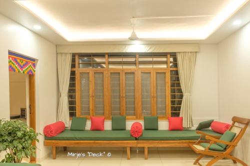 Zona d'estar a Mirje's Deck - Homestay - Family Rooms