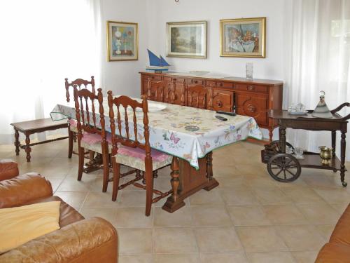 Χώρος καθιστικού στο Holiday Home La Caletta - TTA100 by Interhome