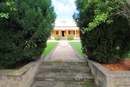 Un jardín fuera de Fitzroy Inn Historic Retreat Mittagong