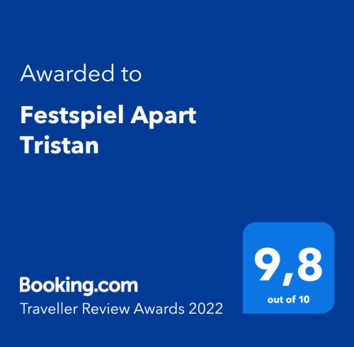 Un certificado, premio, letrero u otro documento en Festspiel Apart Tristan