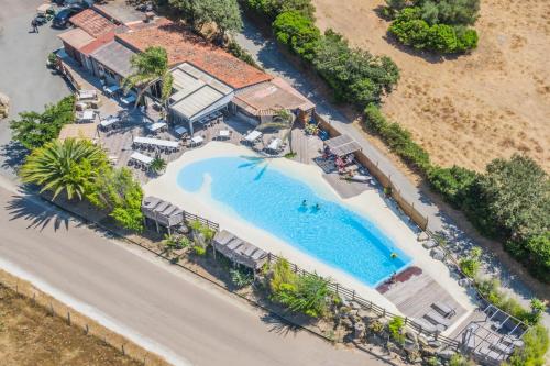 Πισίνα στο ή κοντά στο Camping maeva Escapades Colomba