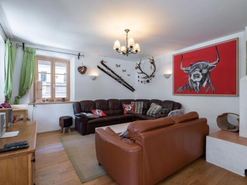 Zona d'estar a Spacious Villa in Zell am See near Ski Area