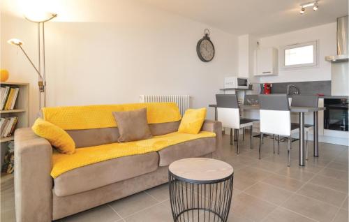 Η κουζίνα ή μικρή κουζίνα στο Gorgeous Apartment In Ajaccio With Wifi