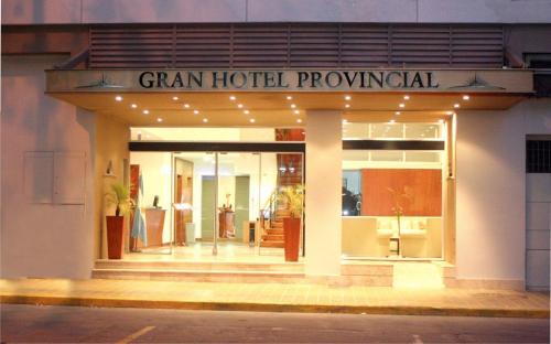 Muka bangunan atau pintu masuk Gran Hotel Provincial