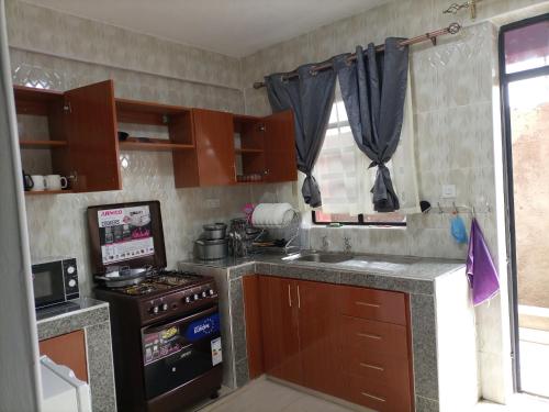 Köök või kööginurk majutusasutuses Hadasa Homes B3 : TWO BEDROOM NAIVASHA