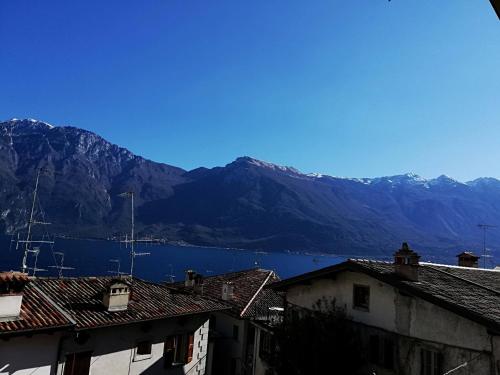 Foto dalla galleria di CASA MARIA lafinestrasulgarda a Limone sul Garda