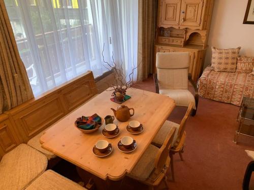 A seating area at Cosy apartment in a gorgeous area