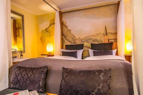 Cama ou camas em um quarto em Landhotel Zum Kronprinzen