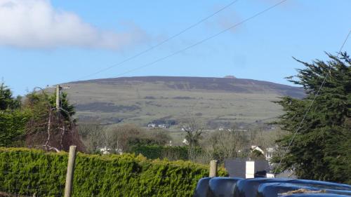 A general mountain view or a mountain view taken from the holiday home