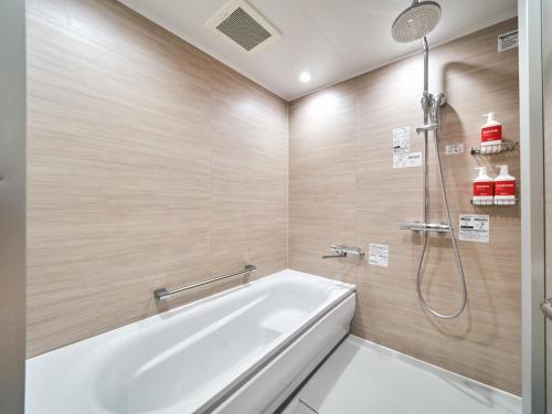 Ванна кімната в Rakuten STAY Naha-Miebashi Accessible Twin Room