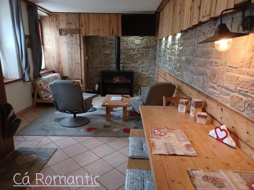 A seating area at Romantic Relax