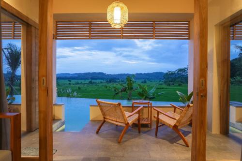 Balkon atau teras di boutique villa jogja senang