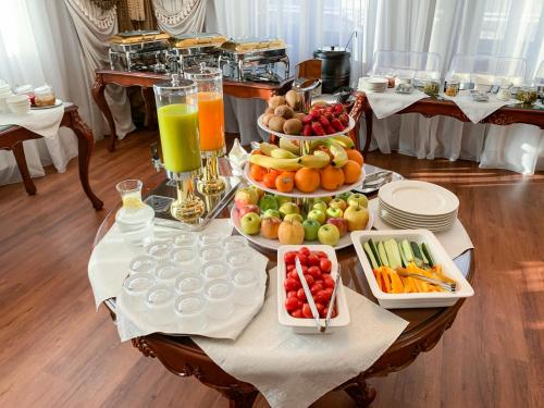 Makanan di atau berdekatan hotel