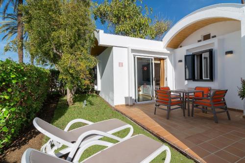 A patio or other outdoor area at Bungalows Cordial Biarritz