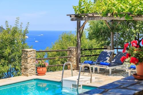 Villa Nina Skopelos- Private Pool - Magnificent Views में या उसके करीब स्विमिंग पूल