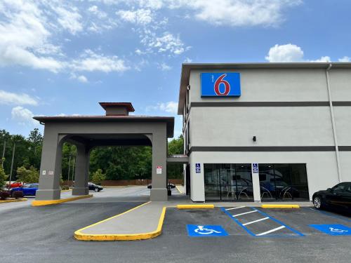 Зображення з фотогалереї помешкання Motel 6-Biloxi, MS - Ocean Springs у місті Білоксі