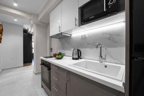 Dapur atau dapur kecil di WeStay Apartments, The Luxury Suites