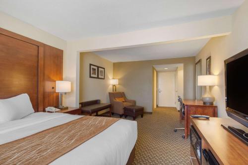 Televisor o centre d'entreteniment de Comfort Inn & Suites SW Houston Sugarland