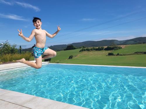 Swimming pool sa o malapit sa Posada Valle de Güemes