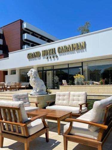 Khu vực ghế ngồi tại Grand Hotel Caraiman