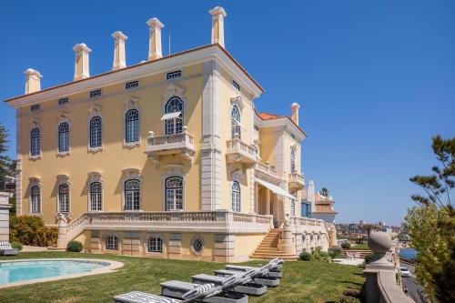 Bassenget på eller i nærheten av Estoril Vintage Hotel