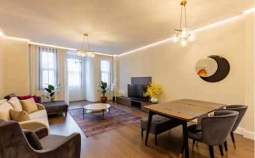 Χώρος καθιστικού στο Istanbul Taksim 360 Luxury Apartment