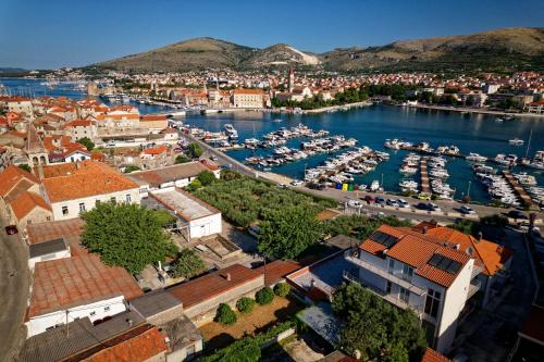 Trogir şehrindeki Apartments & Rooms Žaja tesisine ait fotoğraf galerisinden bir görsel