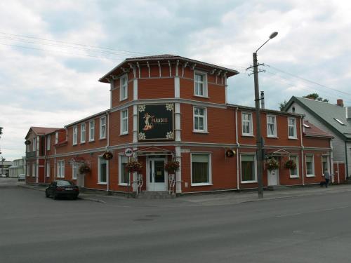 Gedung tempat hotel berlokasi