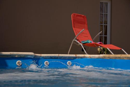 Piscina en o cerca de Caminos Hostal