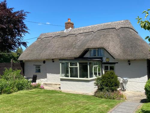 Vườn quanh Thatch Cottage, East Boldre nr Beaulieu and Lymington