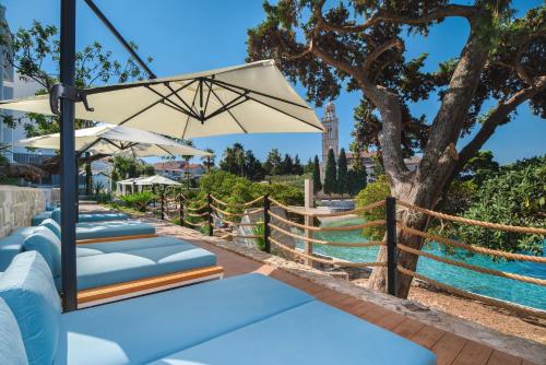 Басейн в Beach Bay Hvar Hotel або поблизу