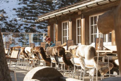 A restaurant or other place to eat at Alpenblick Bergrestaurant & Hotel