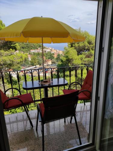 Balkon atau teras di Apartman Sunrise