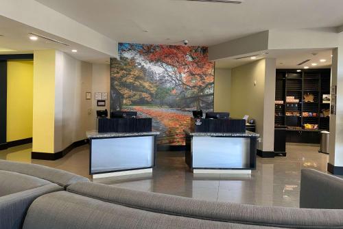 A seating area at La Quinta Inn & Suites by Wyndham Lubbock Southwest