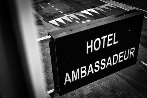 Ett certifikat, pris eller annat dokument som visas upp på HOTEL AMBASSADEUR