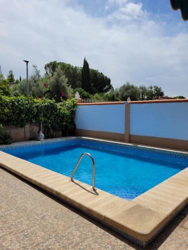 The swimming pool at or close to Casa cerca de Sevilla con piscina