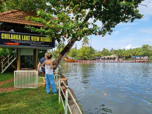 Vista de un río que corre cerca de la habitación en casa particular