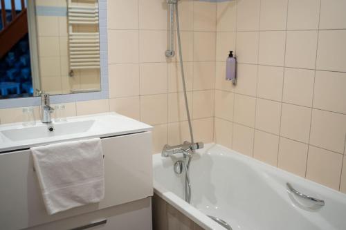 Un baño de Hôtel Picardia